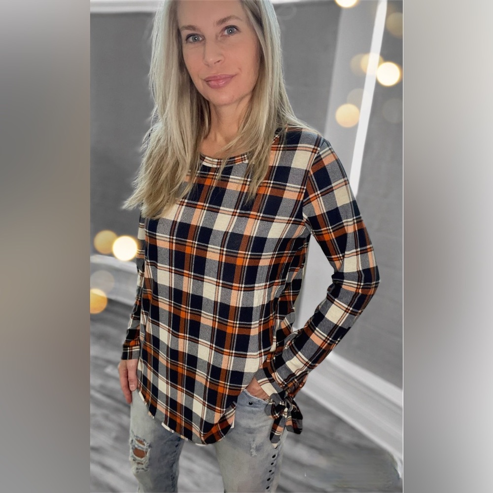 NWT! All Tied Up in Plaid Top (S-2X)